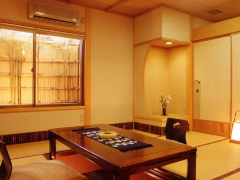 Yugawara Onsen Ryokan Uohan Bagian luar foto